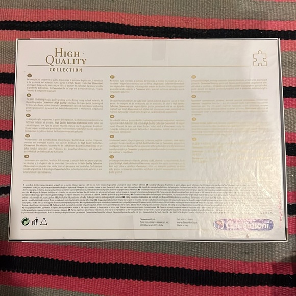 1000 piece Eiffel Tower puzzle - Picture 2 of 3